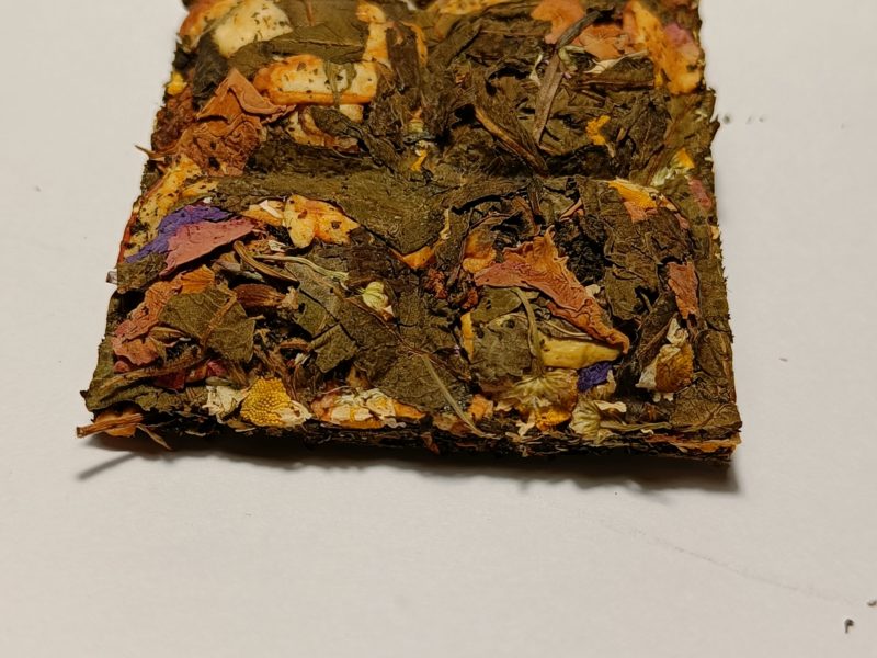 Плитки чая из крымских трав
